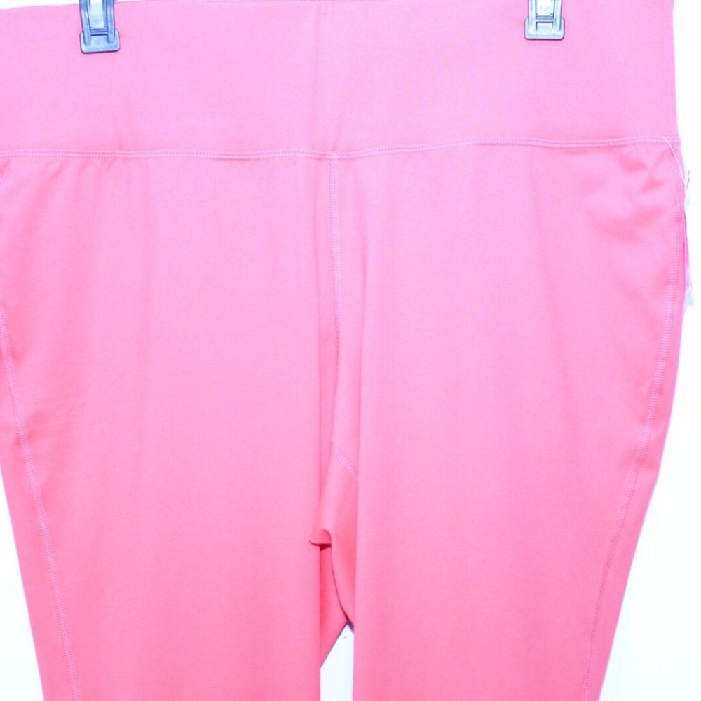 NWT LIVI Active Lane Bryant Carpi Legging Pants Red Crop Plus Size 22/24 H13556 - Picture 3 of 10